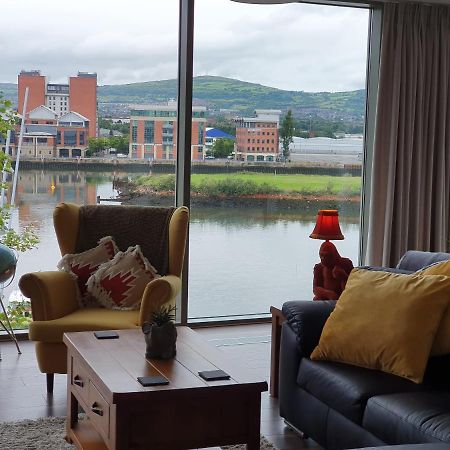 Luxury Apartment Marina Views At Titanic Quarter Belfast Esterno foto