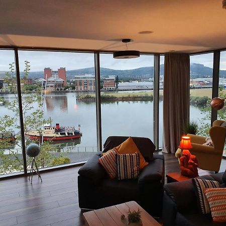 Luxury Apartment Marina Views At Titanic Quarter Belfast Esterno foto