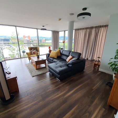 Luxury Apartment Marina Views At Titanic Quarter Belfast Esterno foto