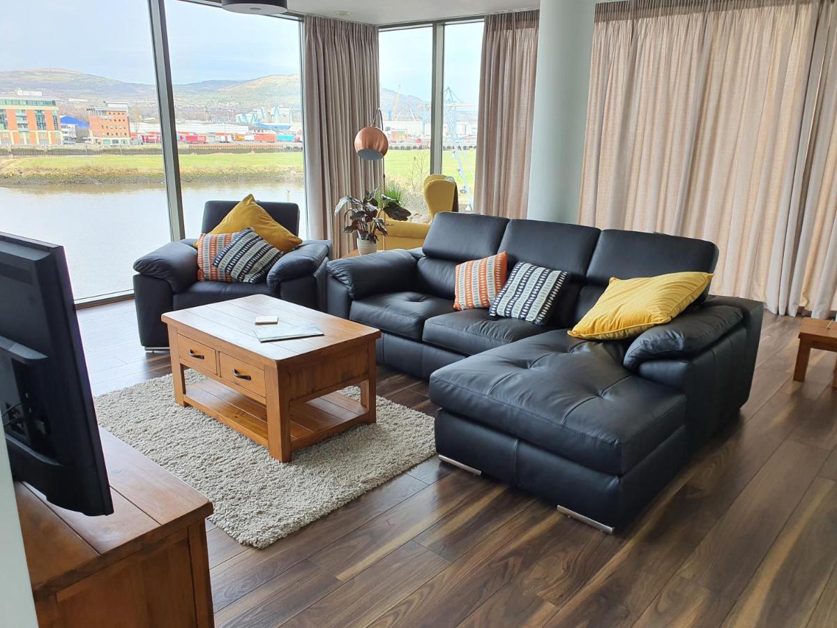 Luxury Apartment Marina Views At Titanic Quarter Belfast Esterno foto