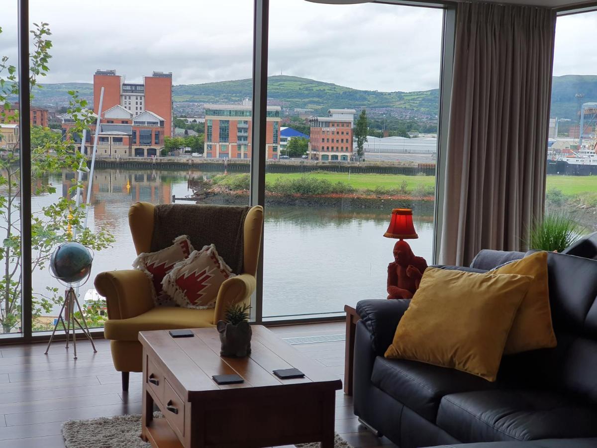 Luxury Apartment Marina Views At Titanic Quarter Belfast Esterno foto