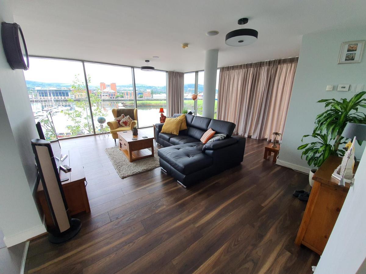 Luxury Apartment Marina Views At Titanic Quarter Belfast Esterno foto