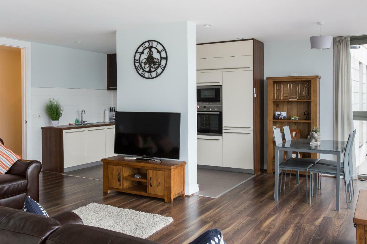 Luxury Apartment Marina Views At Titanic Quarter Belfast Esterno foto