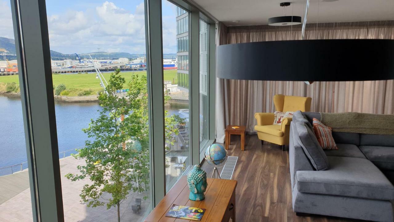 Luxury Apartment Marina Views At Titanic Quarter Belfast Esterno foto