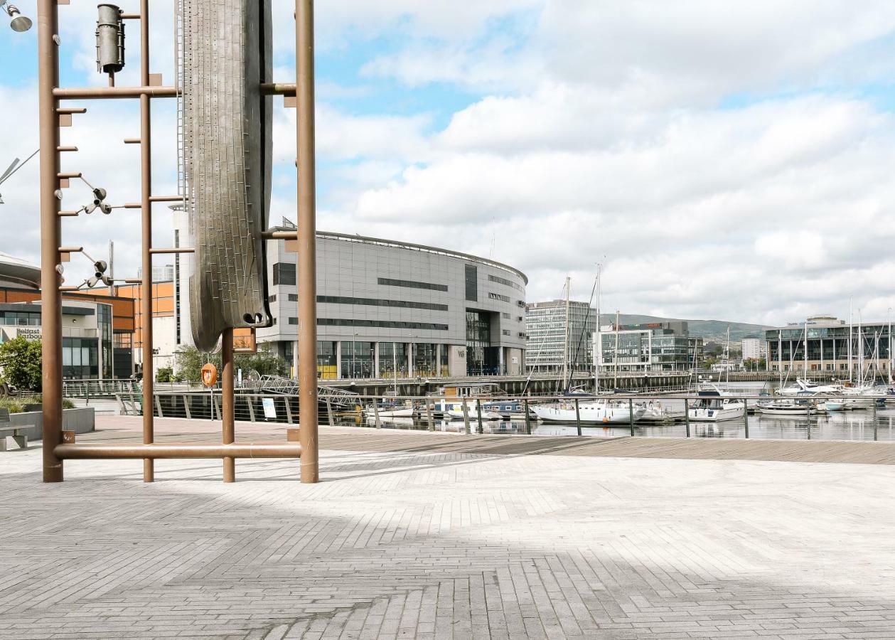 Luxury Apartment Marina Views At Titanic Quarter Belfast Esterno foto