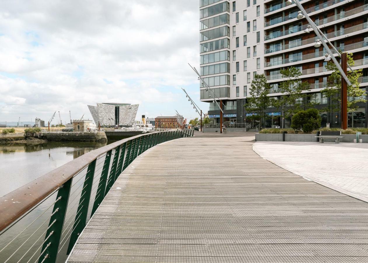 Luxury Apartment Marina Views At Titanic Quarter Belfast Esterno foto